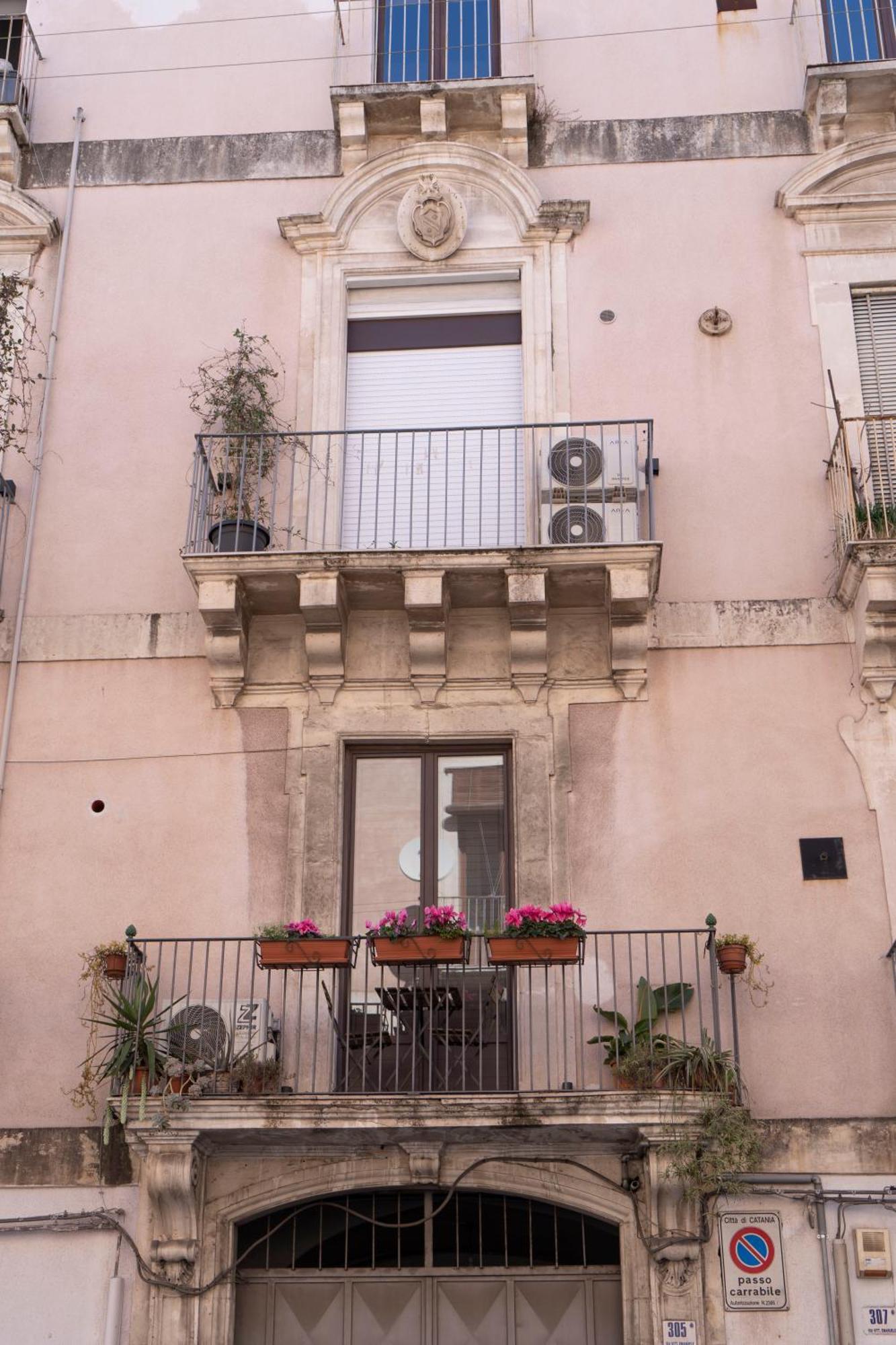 Etna Timeo Central Apartment In Baroque Building 카타니아 외부 사진