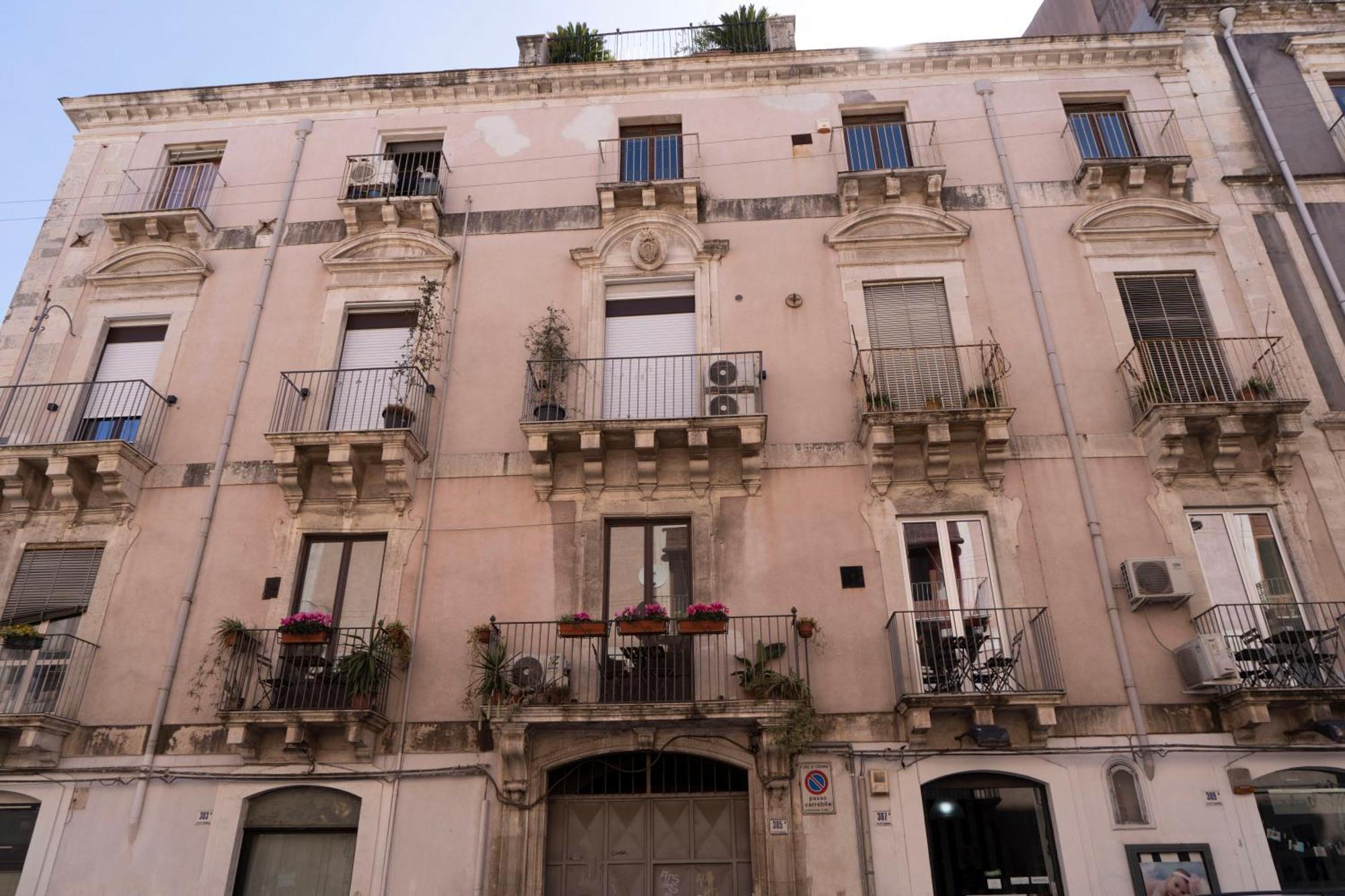 Etna Timeo Central Apartment In Baroque Building 카타니아 외부 사진